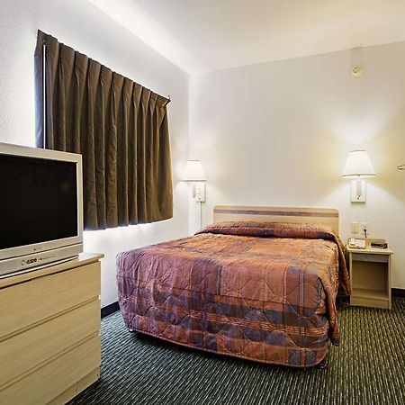 Studio 6 Charlotte Airport Otel Oda fotoğraf
